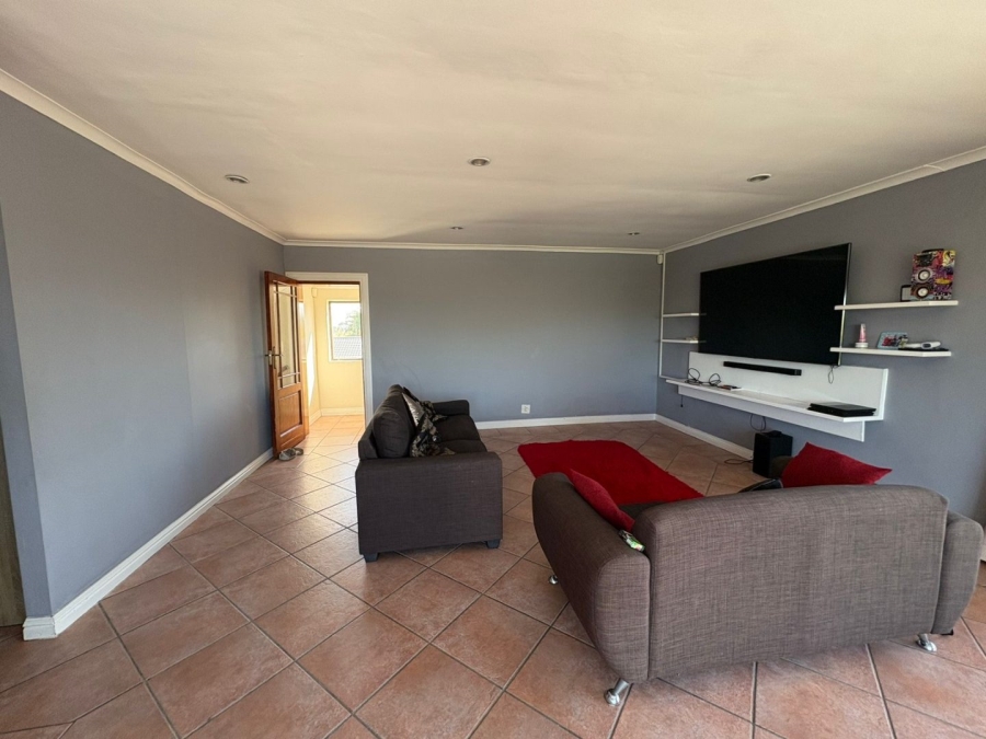 4 Bedroom Property for Sale in Flamingo Vlei Western Cape